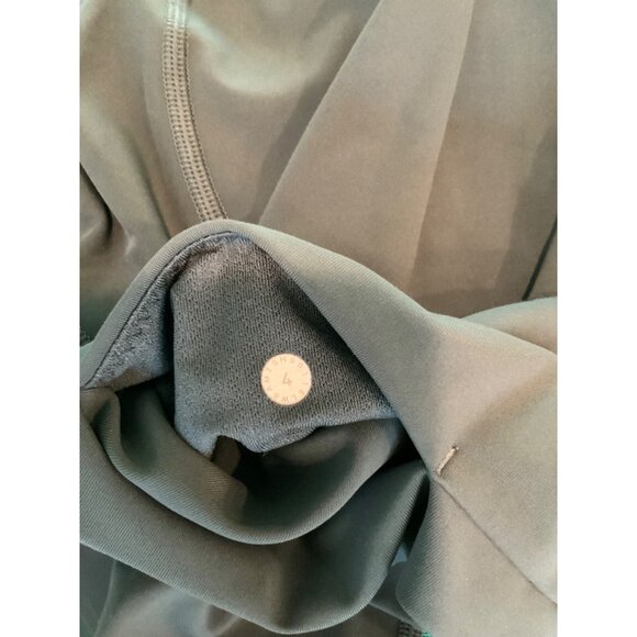 Lululemon Green Cropped Capri Athletic Pants, Size 4 - Picture 4 of 4